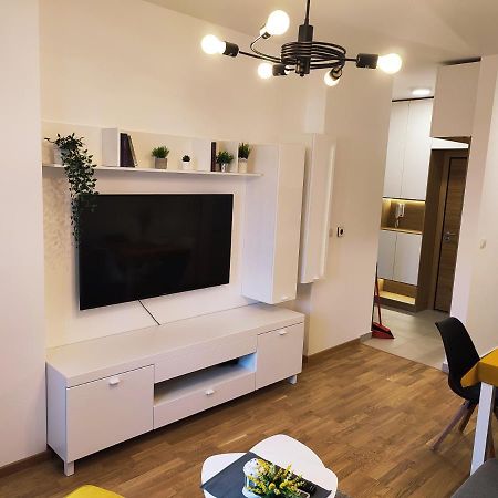 Center Firefly Gardens Apartment โนวีซาด ภายนอก รูปภาพ