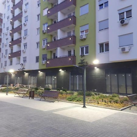 Center Firefly Gardens Apartment โนวีซาด ภายนอก รูปภาพ