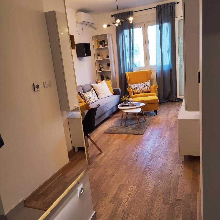 Center Firefly Gardens Apartment โนวีซาด ภายนอก รูปภาพ