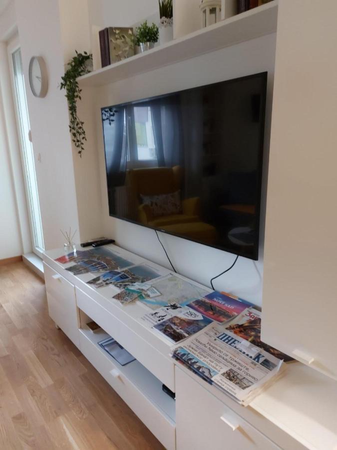 Center Firefly Gardens Apartment โนวีซาด ภายนอก รูปภาพ