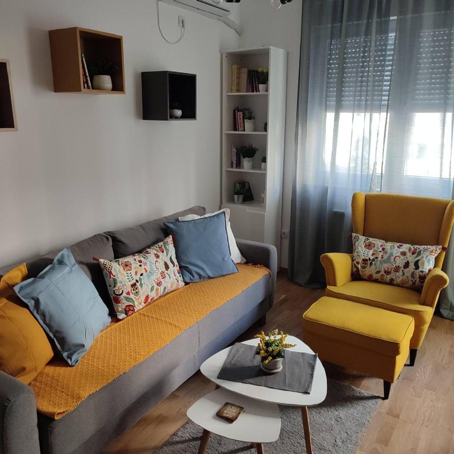Center Firefly Gardens Apartment โนวีซาด ภายนอก รูปภาพ