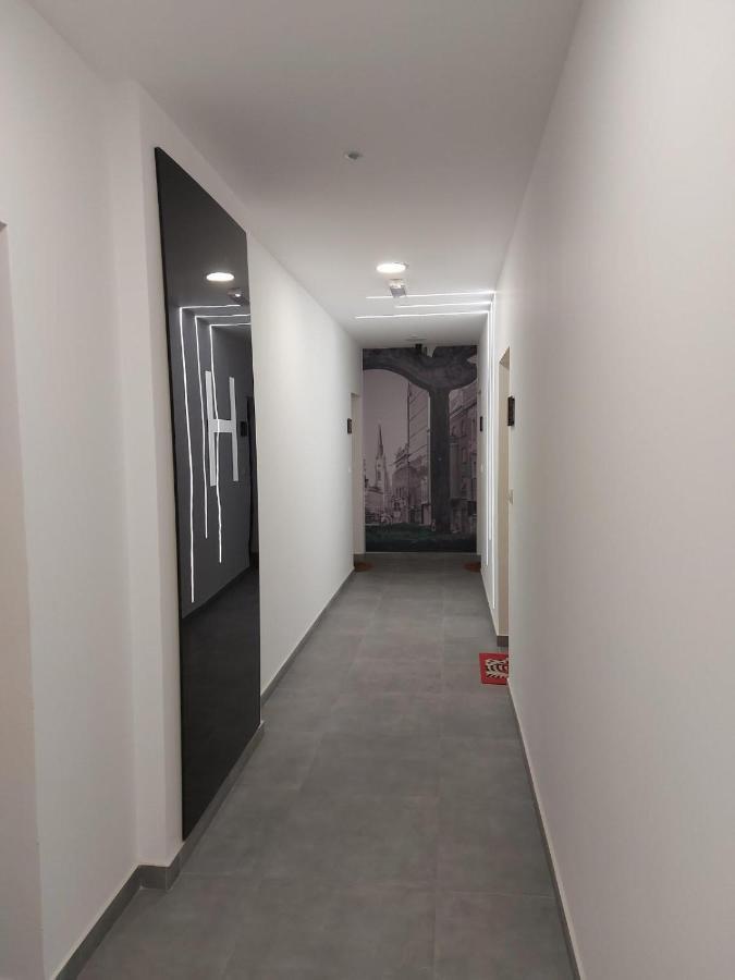 Center Firefly Gardens Apartment โนวีซาด ภายนอก รูปภาพ