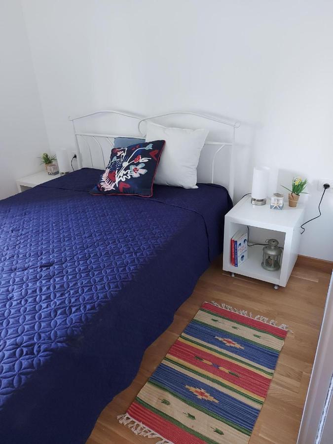 Center Firefly Gardens Apartment โนวีซาด ภายนอก รูปภาพ