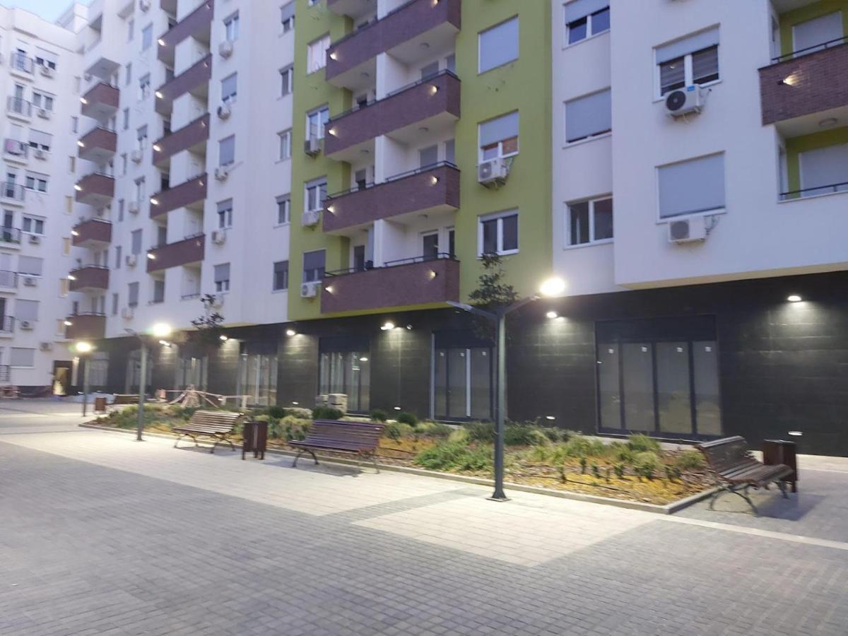 Center Firefly Gardens Apartment โนวีซาด ภายนอก รูปภาพ