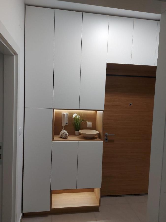 Center Firefly Gardens Apartment โนวีซาด ภายนอก รูปภาพ