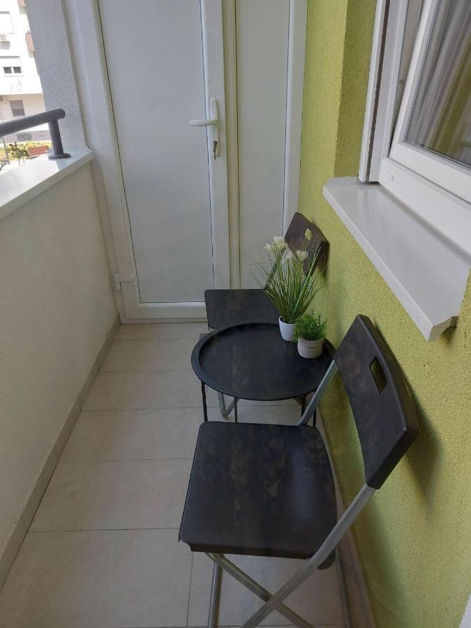 Center Firefly Gardens Apartment โนวีซาด ภายนอก รูปภาพ